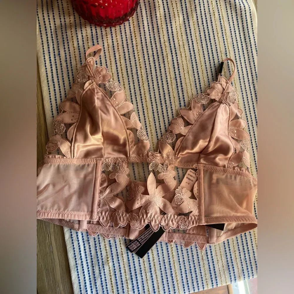 Victoria's Secret Dream Angels Lace Top Bra Pink Blossom Size Small NWT